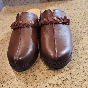 NEW NO BOX EASY SPIRIT 8 WOMENS CLOG.